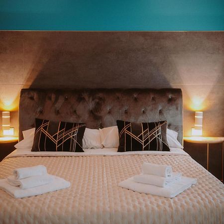 La Luce Di Sirmione Hotel Bagian luar foto